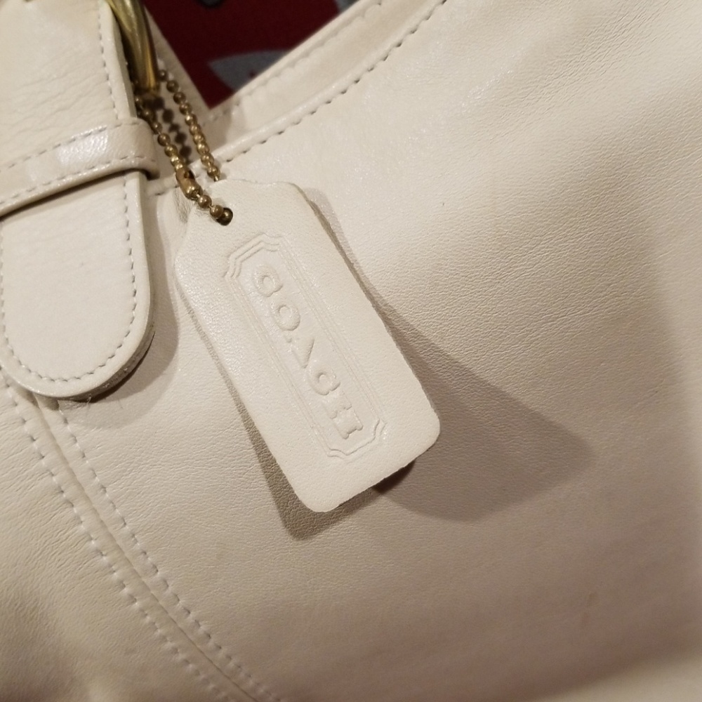 Small Coach handbag - Picture 2 of 3